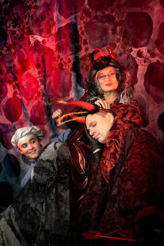 Der Teufel mit den 3 goldenen Haaren - mit Kinderschminken und Kinder-Halloween-Party im Anschluss
