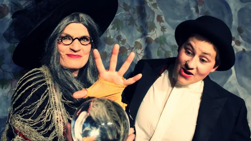 Zauberine feiert Halloween - mit Kinderschminken und Kinder-Halloween-Party im Anschluss