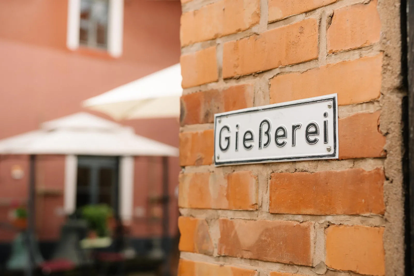 Mit Murmeln gegen das Vergessen